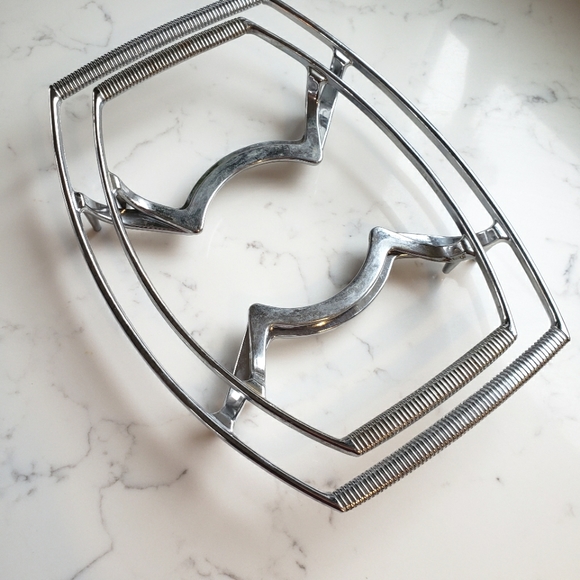 Vintage Corningware Metal Trivets for Casserole Dishes, set of Two - Picture 2 of 7